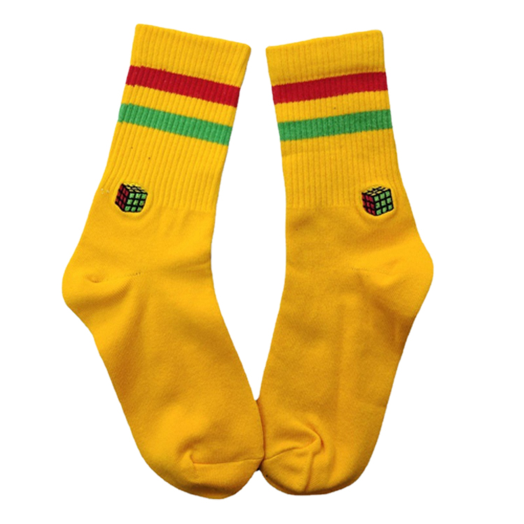 OEM crew men customize knitted embroidered design made cotton sports athletic socks